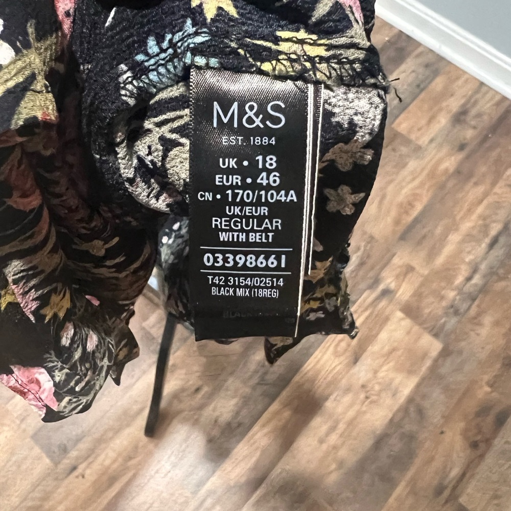 Elegant long dress, very new, not worn